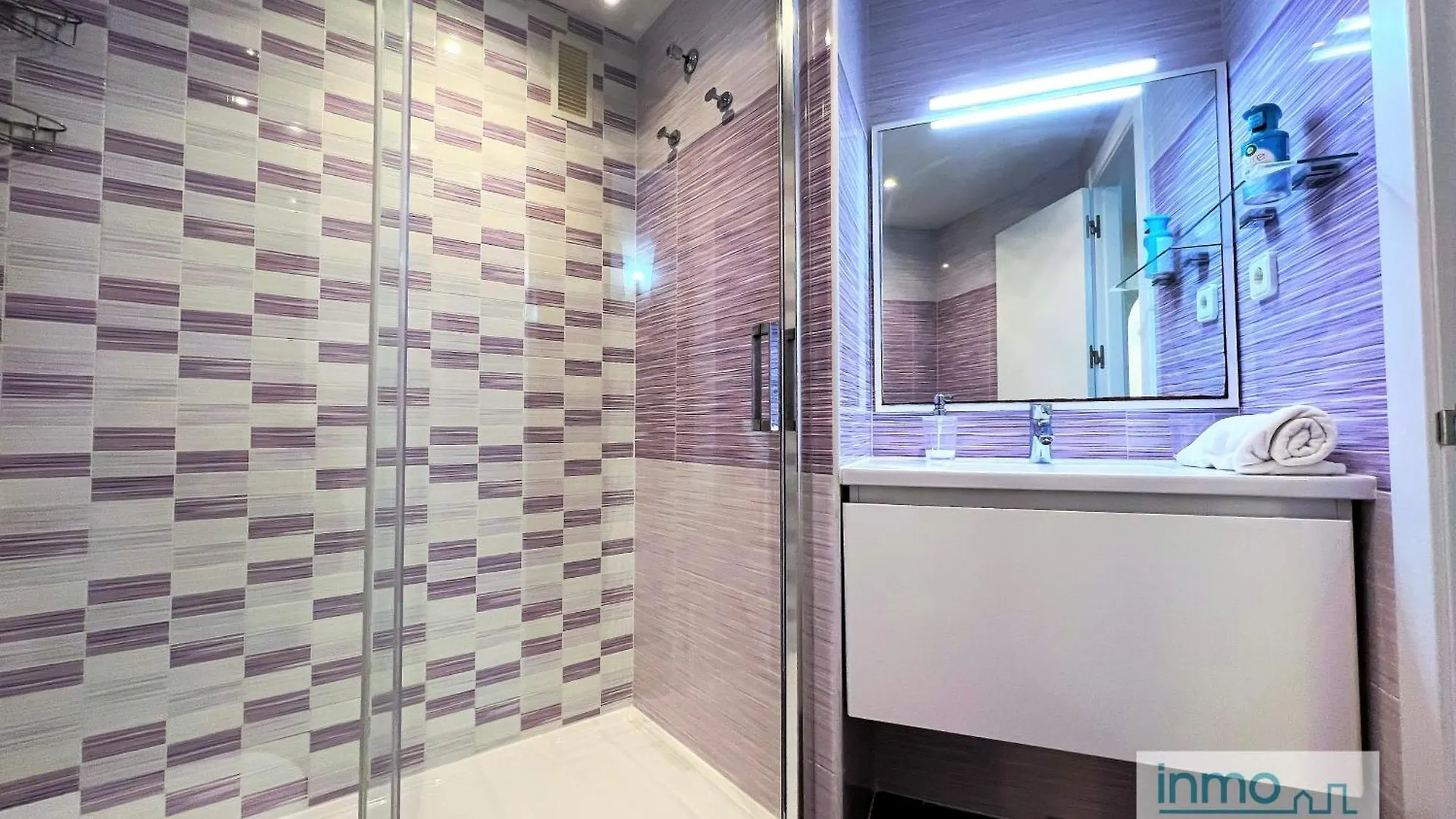 Apartment Arquus Beach Salou , Climatizado Y Con Piscina Spain